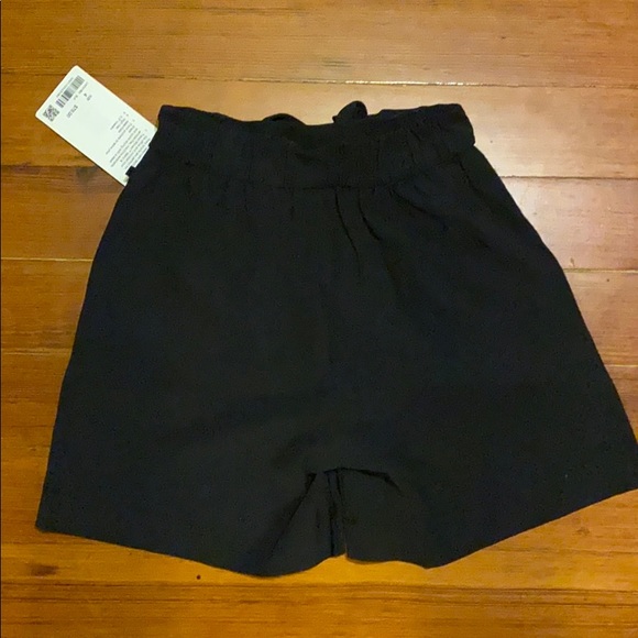 NWT Lululemon bow tie shorts - Picture 3 of 3